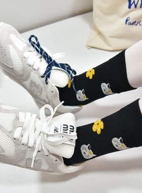 黑色系可爱小花猫中筒袜子四季款棉袜趣味潮女百搭街头风提花透气