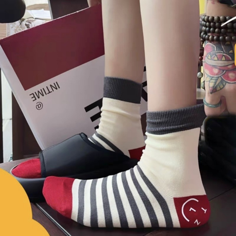 拼色条纹烫印笑脸袜子女网红