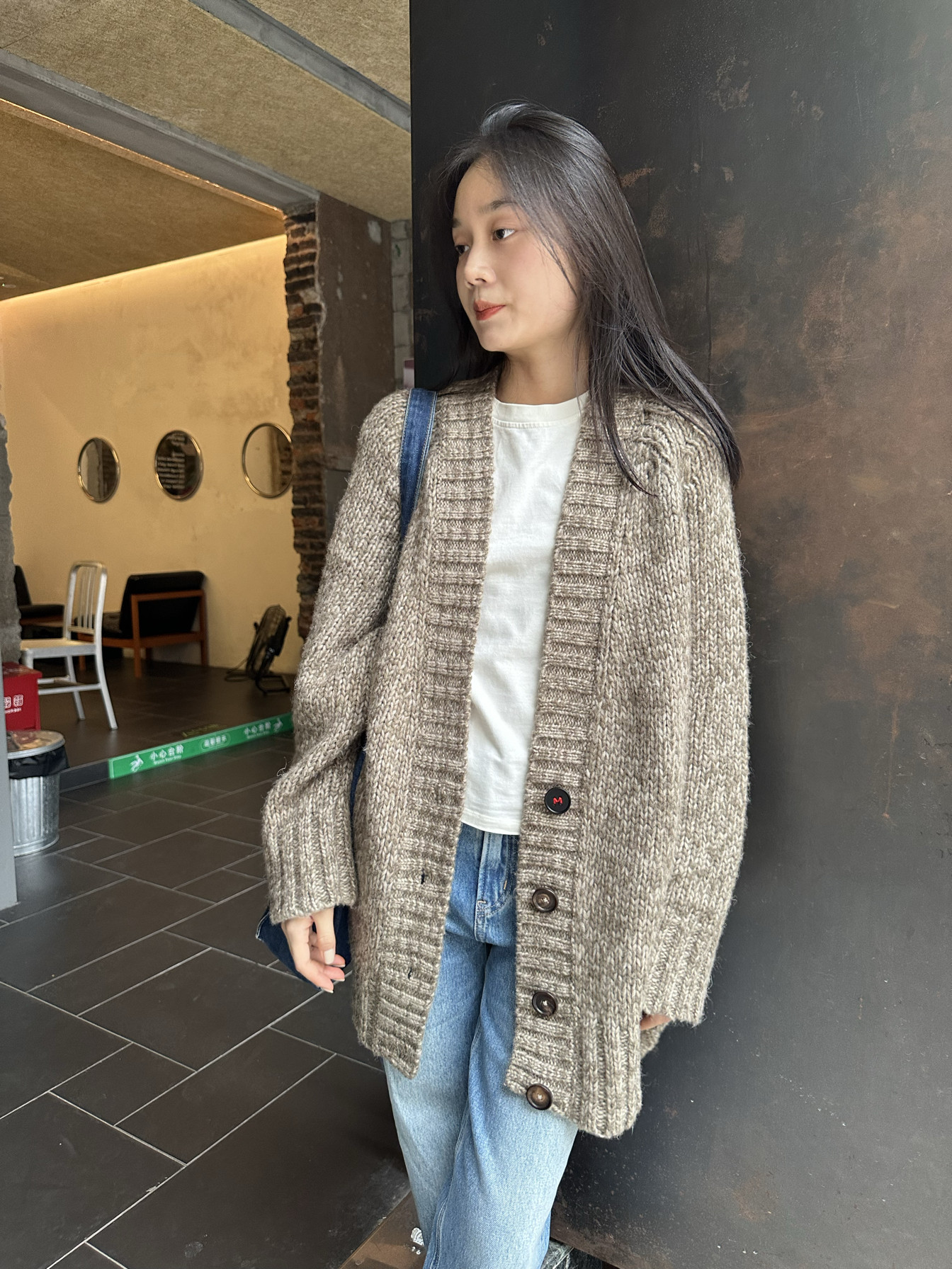 驼色花纱针织毛衣外套 软糯松弛毛衣
