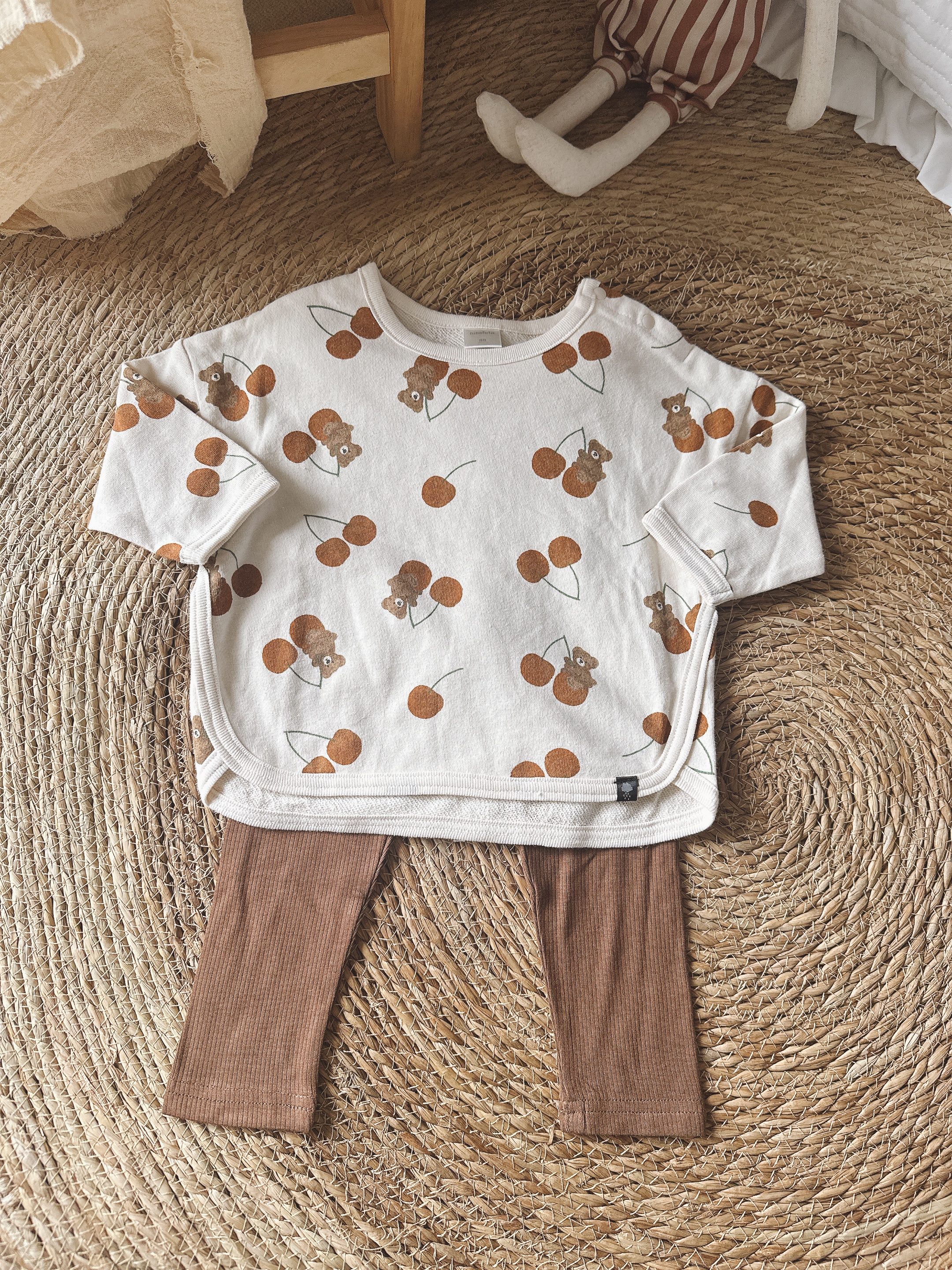 日单futa男女宝樱桃小熊毛圈卫衣套头肩开扣圆领