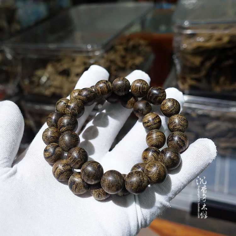 文莱天然老料软丝黑奇沉香手串12mm17颗佛珠手串链花蜜凉药韵浓郁