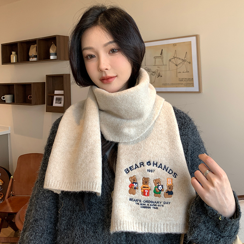 含羊毛刺绣毛线围巾女冬季2024