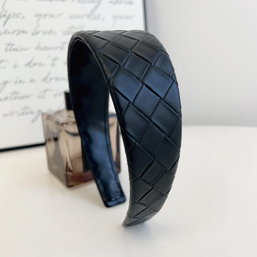 BV巴黎2025秋编织格纹正品黑仿