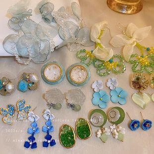 浅蓝色水晶花朵网红时尚 清新耳环爱心耳饰系气质耳钉个性 银针甜美