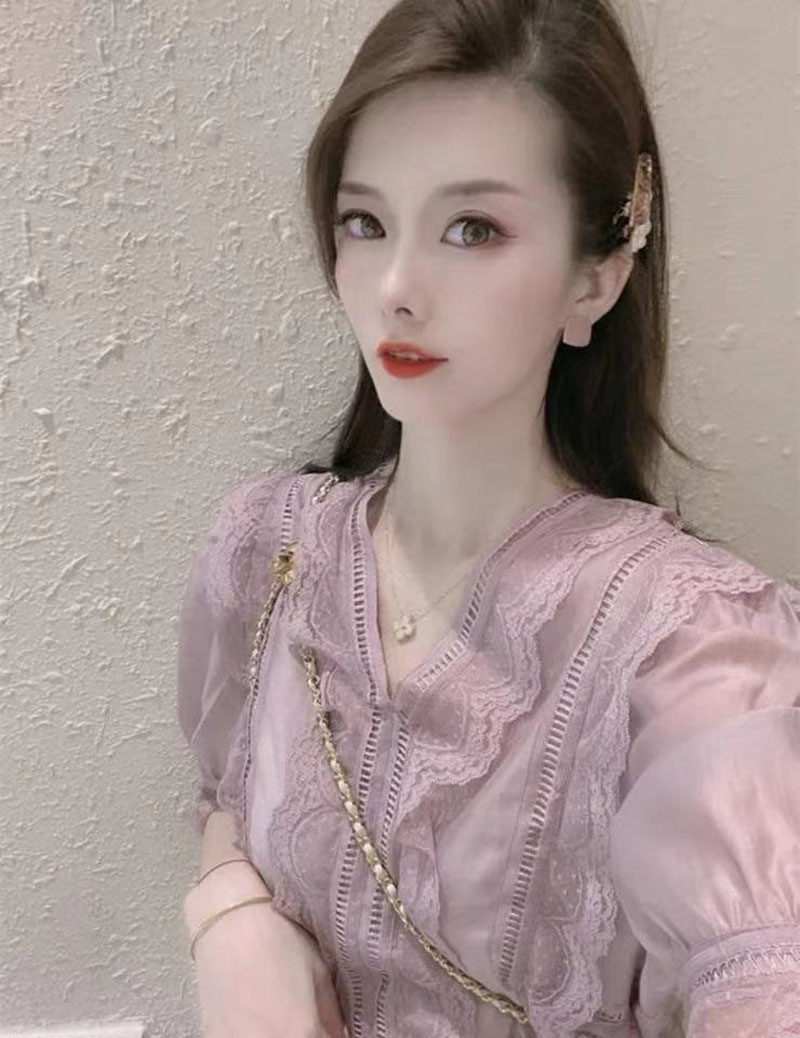 蕾丝仙气欧美风上衣女夏天新款法式时尚高端别致v领洋气小衫外穿