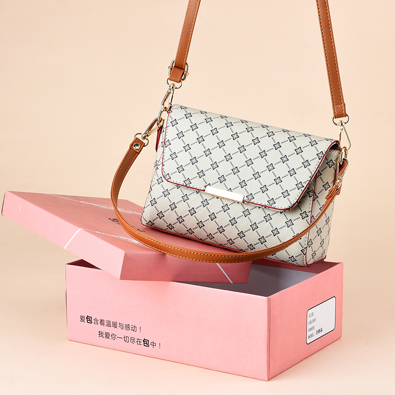 妈妈包软皮百搭中年女士斜挎包