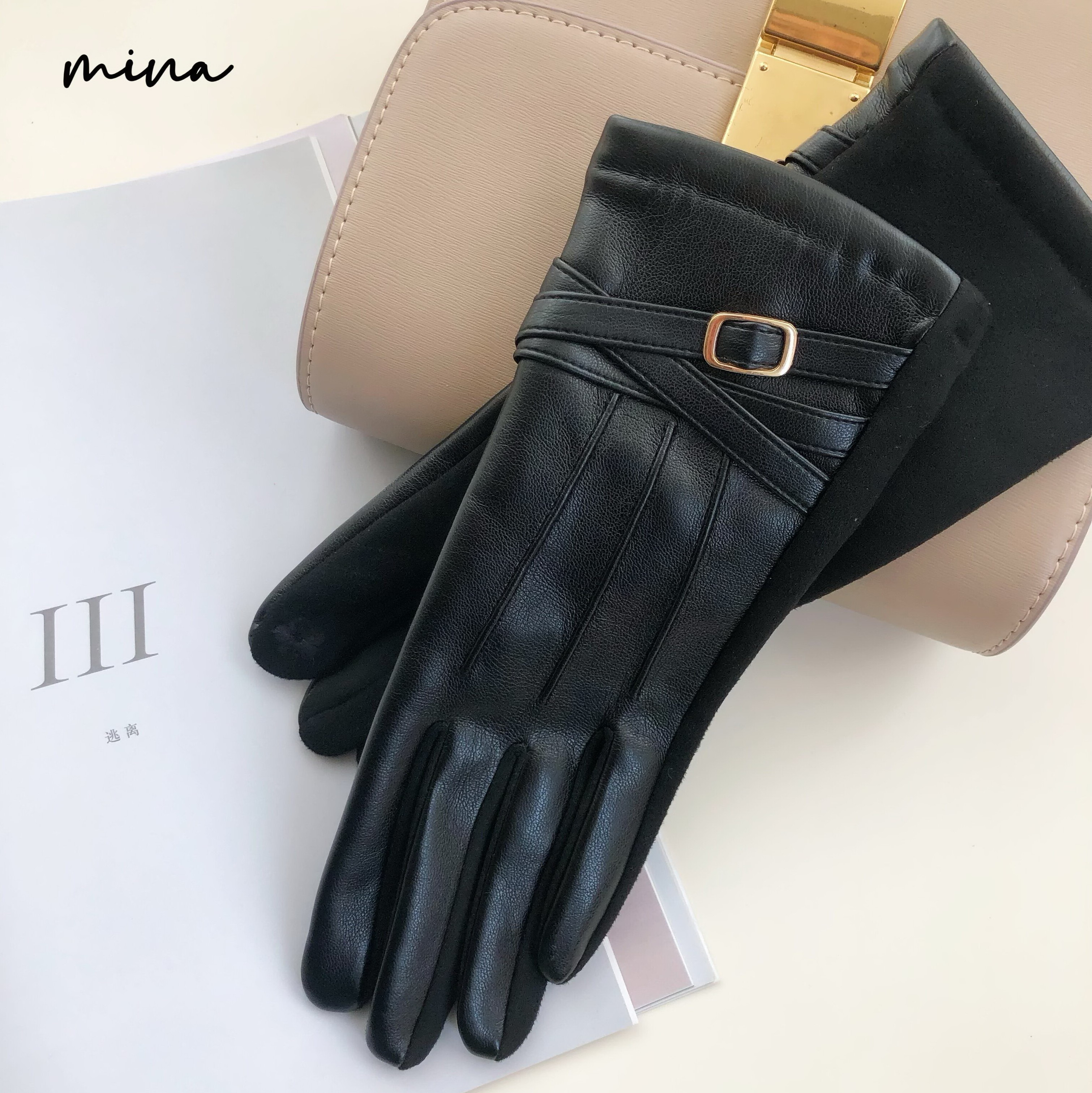 出日本蛋白PU皮麂皮相拼内加绒可触屏骑行手套保暖防风百搭手套女