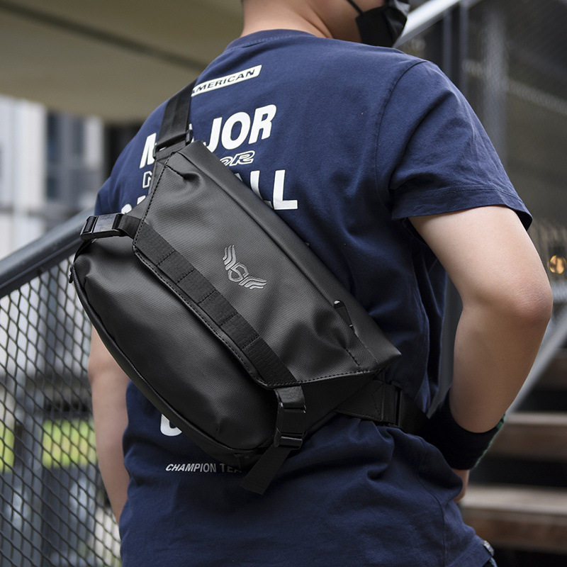 跨境男士斜挎包磁吸扣潮牌防水耐磨机能户外骑行胸包单肩机车背包