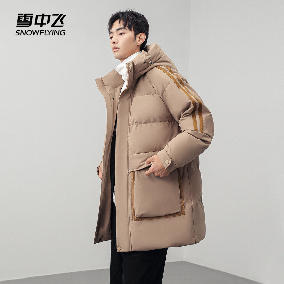 雪中飞连帽中长款大口袋羽绒服男