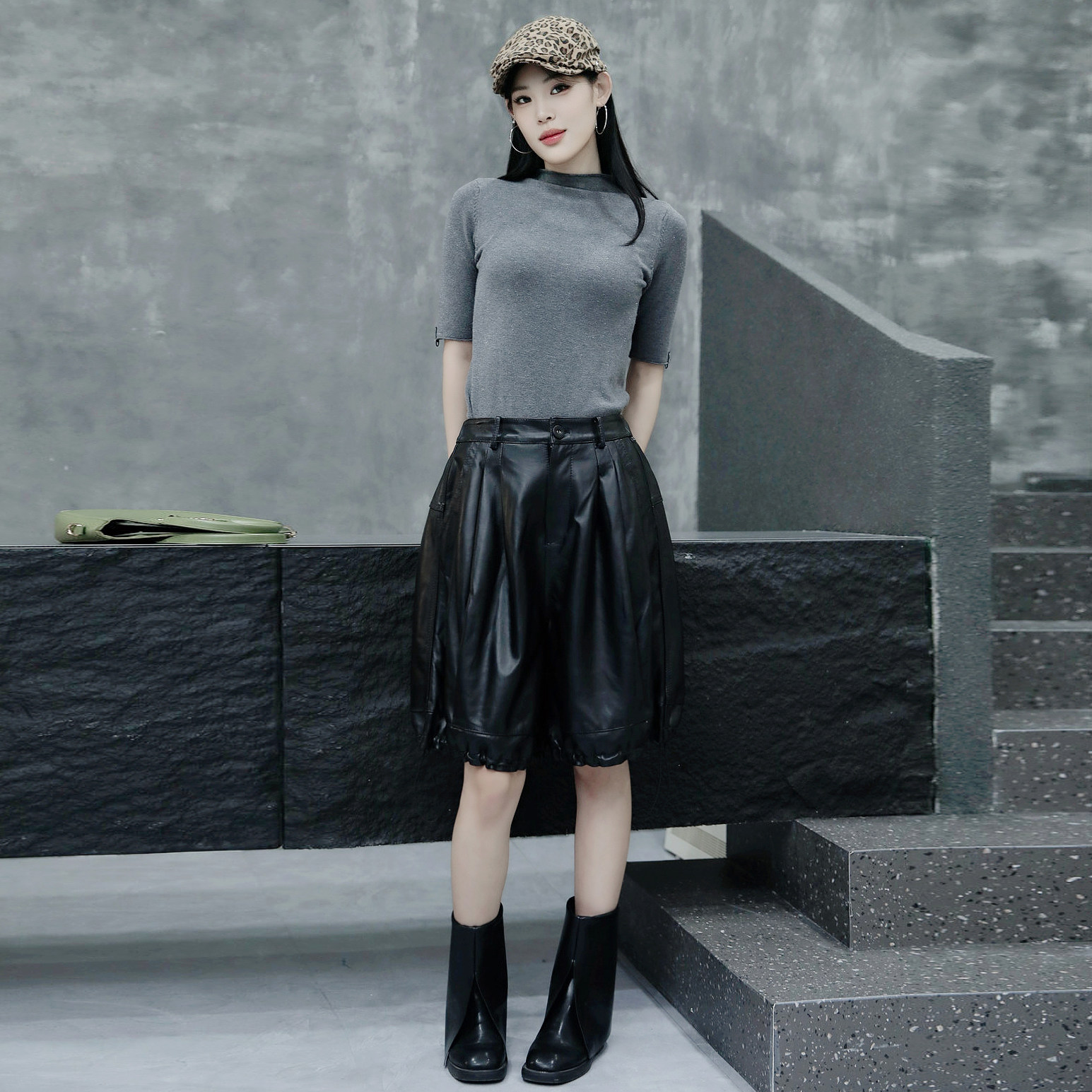 阔腿裤女2025秋季新款绵羊皮黑色皮裤松紧腰五分裤真皮宽松休闲裤