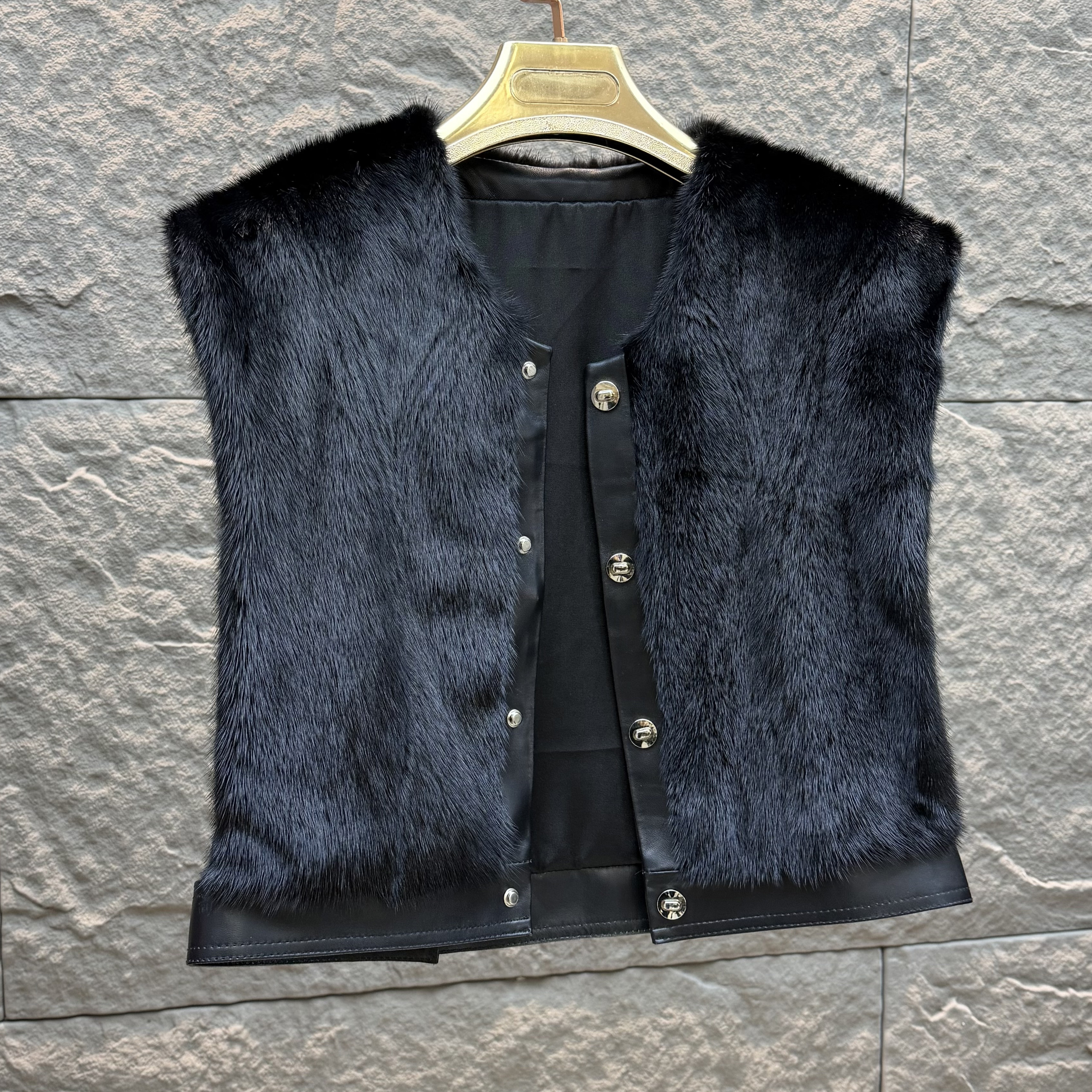 皮草马夹女冬季新款时装款貂皮马甲女短款黑色小母貂外搭坎肩外套