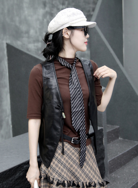 真皮马甲女短款2025年秋季新款绵羊皮V领外搭坎肩黑色显瘦外套潮