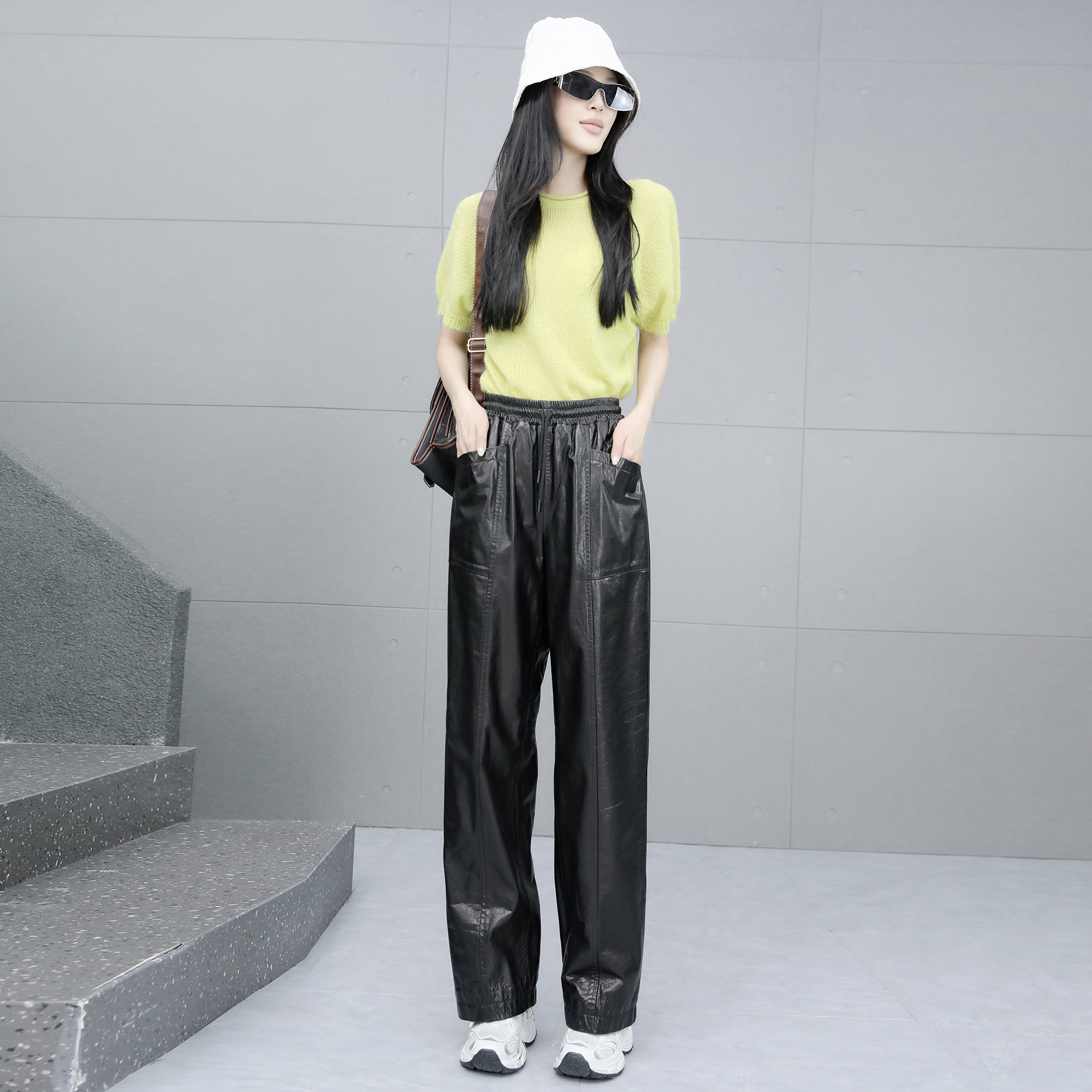 黑色油蜡皮高腰阔腿显瘦女长裤