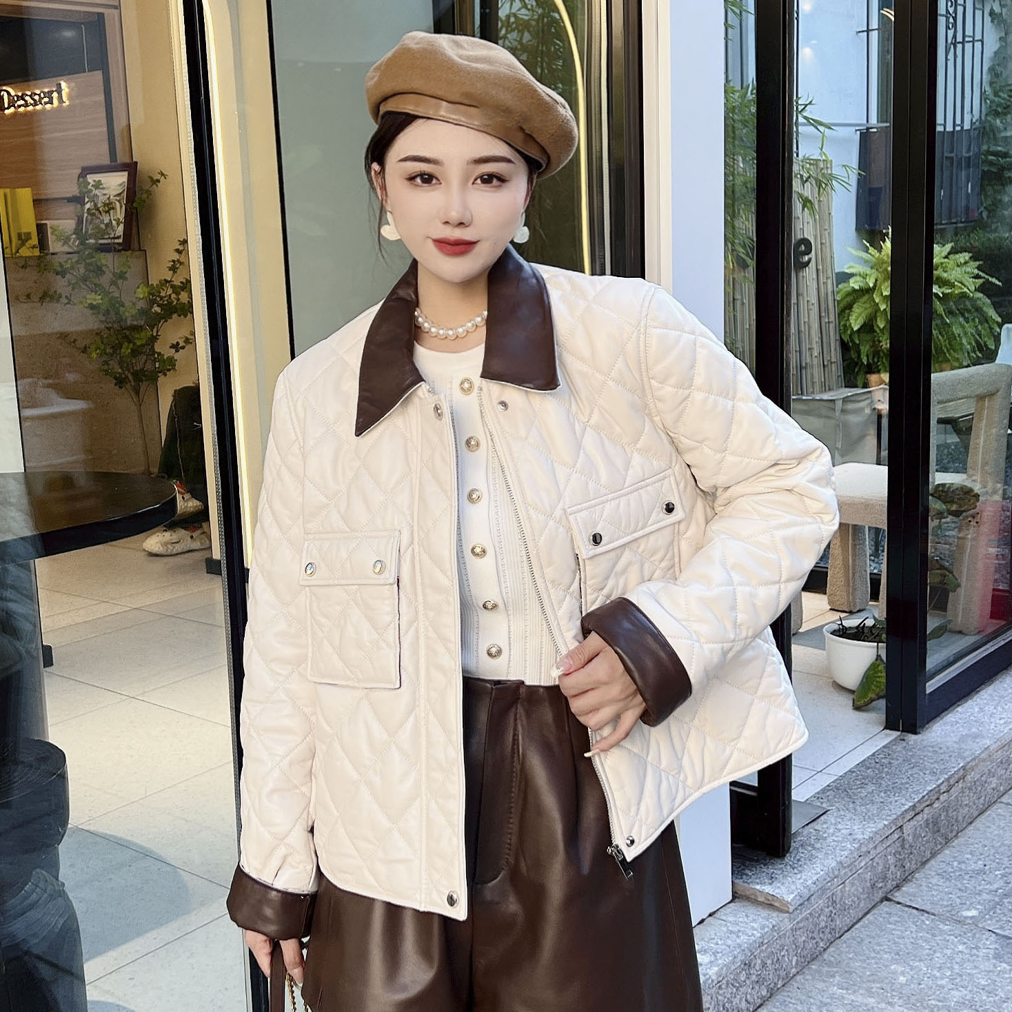 棉服女2025秋季新款真皮翻领长袖皮衣绵羊皮白色夹克韩版修身外套