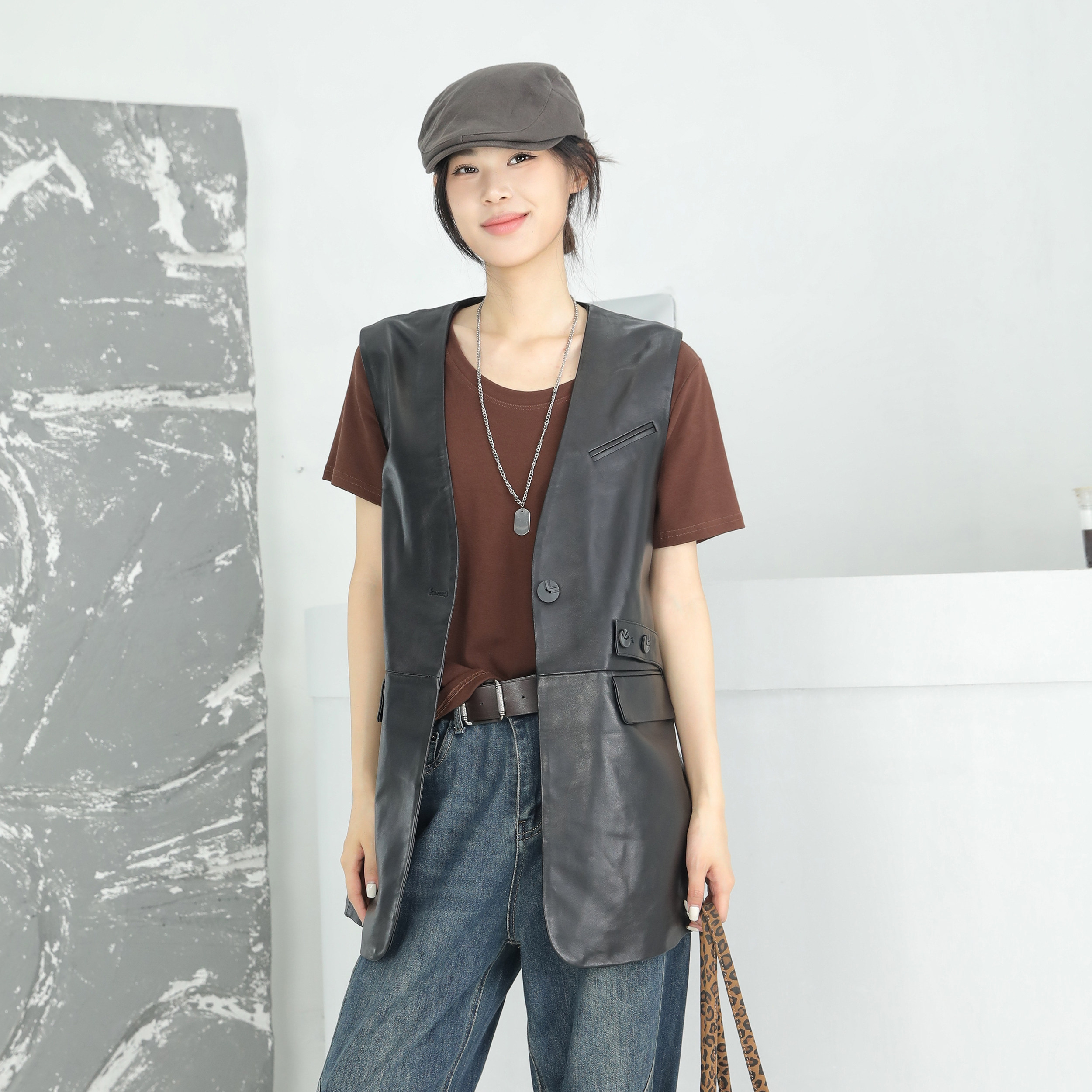 秋季真皮V领显瘦中长款马甲女