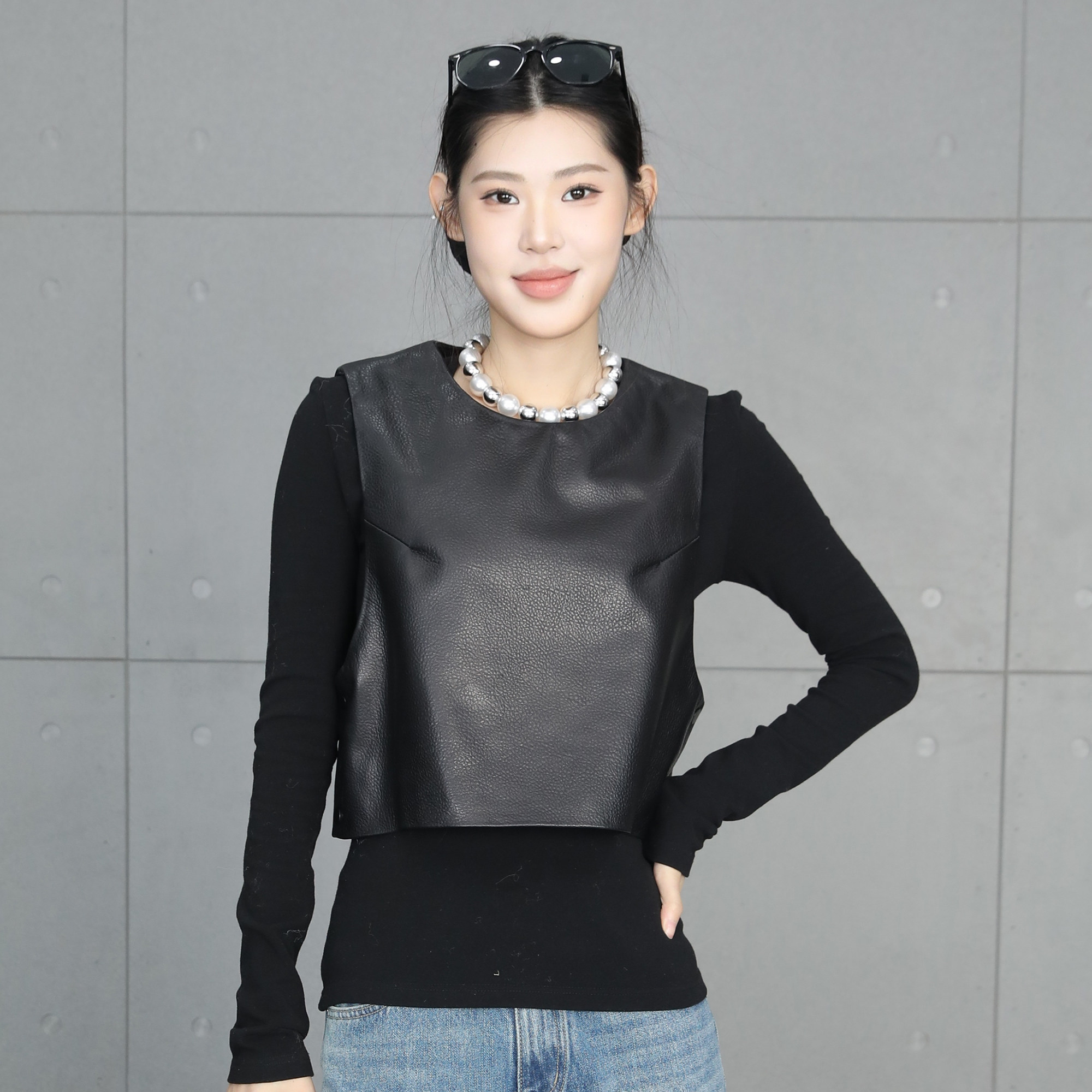 真皮女短款圆领外搭马甲