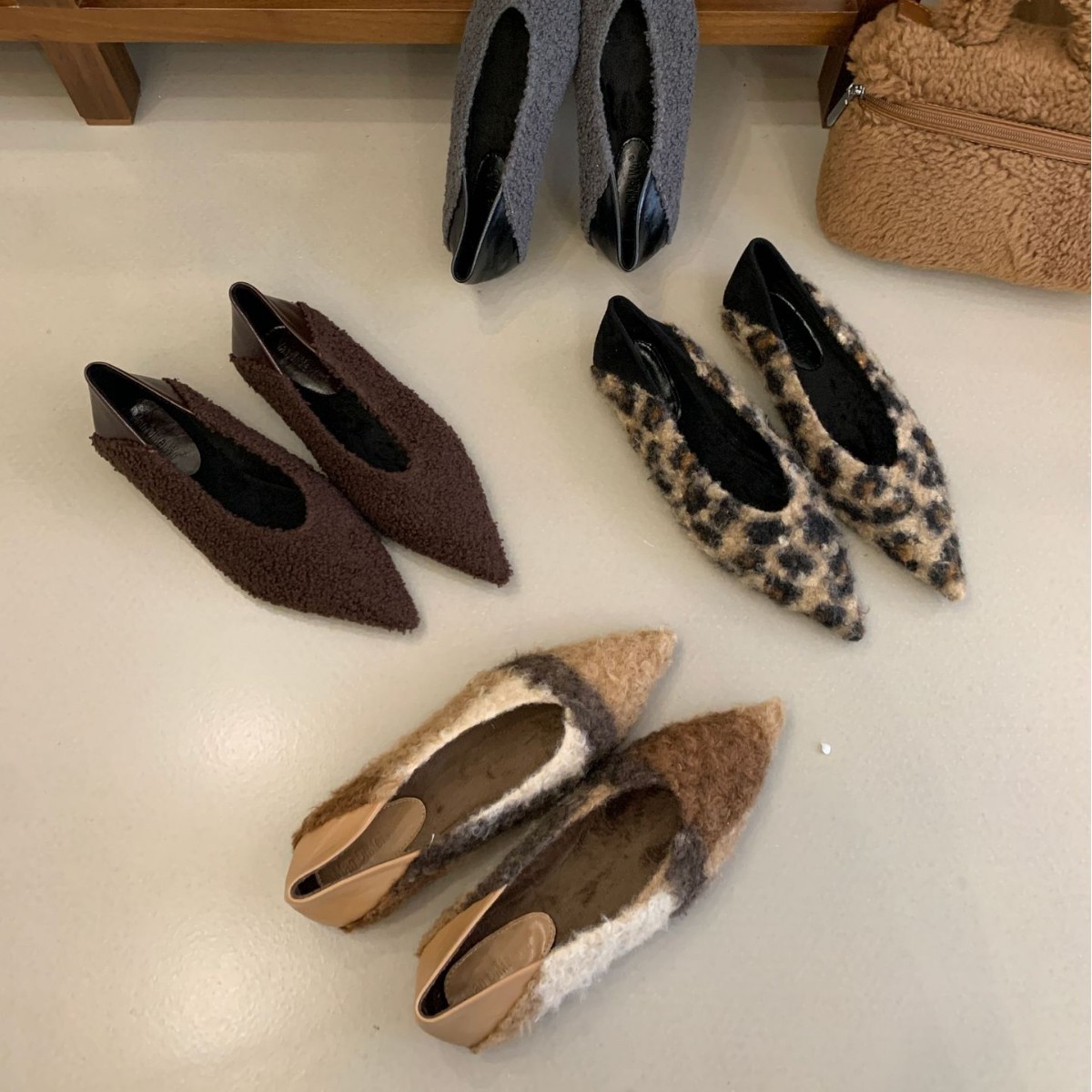 589-1~平底法式尖头玛丽珍毛毛鞋女鞋子2025年秋冬季新款加绒棉鞋