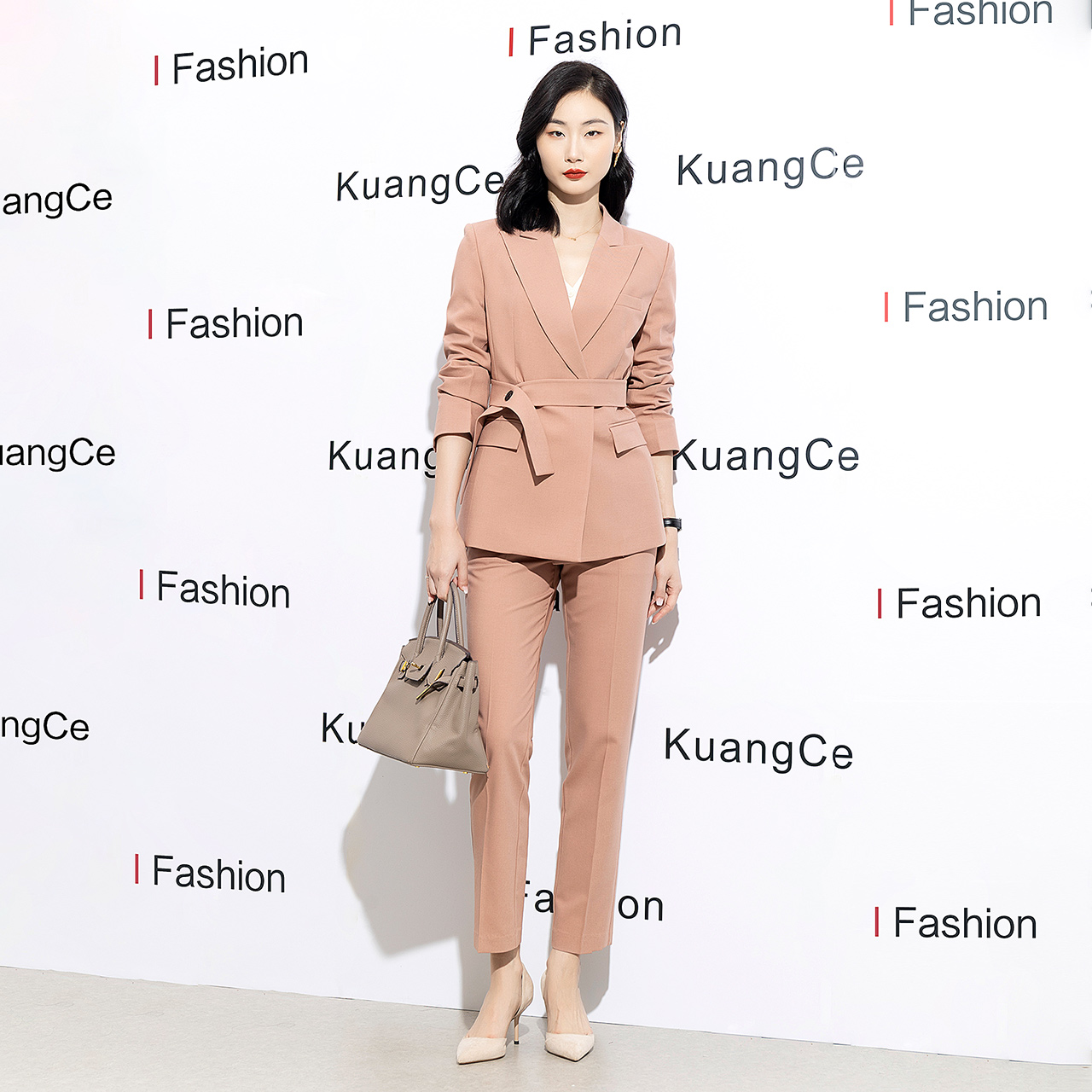 时髦洋气西装套女修身总裁范