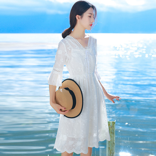 新款 2023年春季 白色蕾丝连衣裙海边度假沙滩裙超仙小个子气质短裙