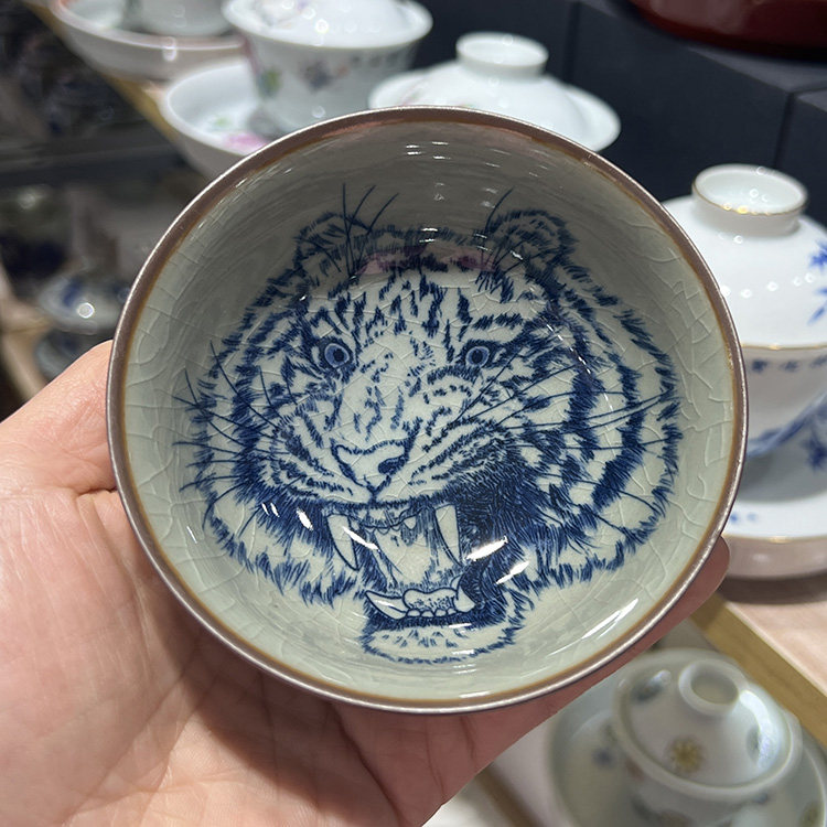 景德镇老陶泥普洱杯内绘老虎主人杯单杯青花瓷茶杯功夫茶具品茗杯
