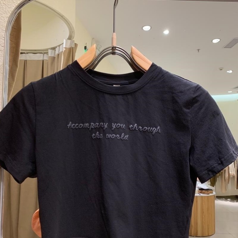 【议价】【议价】th2011T恤带吊牌适合瘦点的妹子