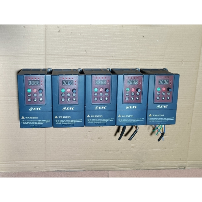 【议价】易能变频器EDS800-2S0004N 0.4KW 220V