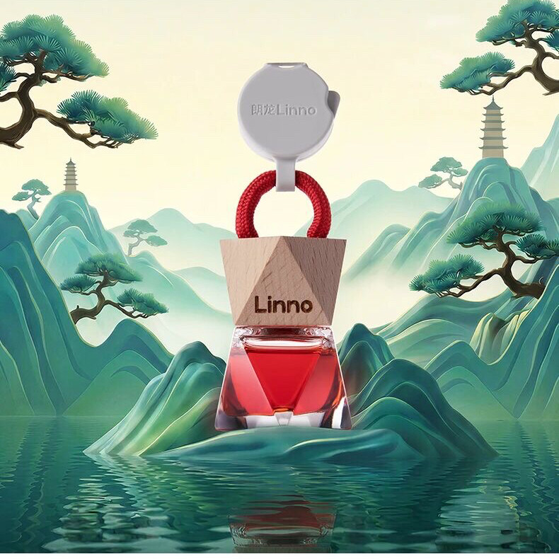 每瓶香水都有9种天然精油调配而成,香味层次丰富,不仅仅是香水