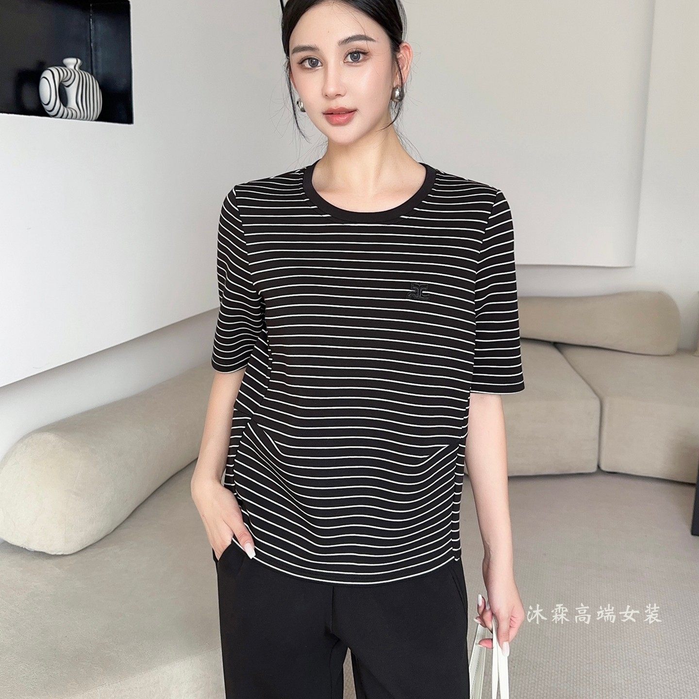 阳龙2025秋冬新款大码修身显瘦宽松气质女上衣打底t恤衫B25-5501