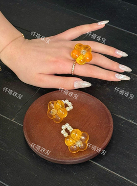 原创设计蜜蜡花多巴胺戒指百搭显白DIY散珠女款多巴胺穿搭沙滩