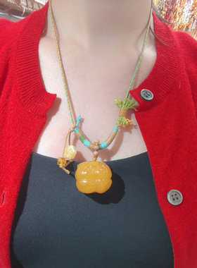 新款蜜蜡柿子柿柿如意吊坠毛衣链项链手把二代琥珀文玩网红款礼物