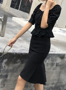 2021新款夏季前短后长不规则开叉黑色包臀鱼尾半身裙高腰修身显瘦