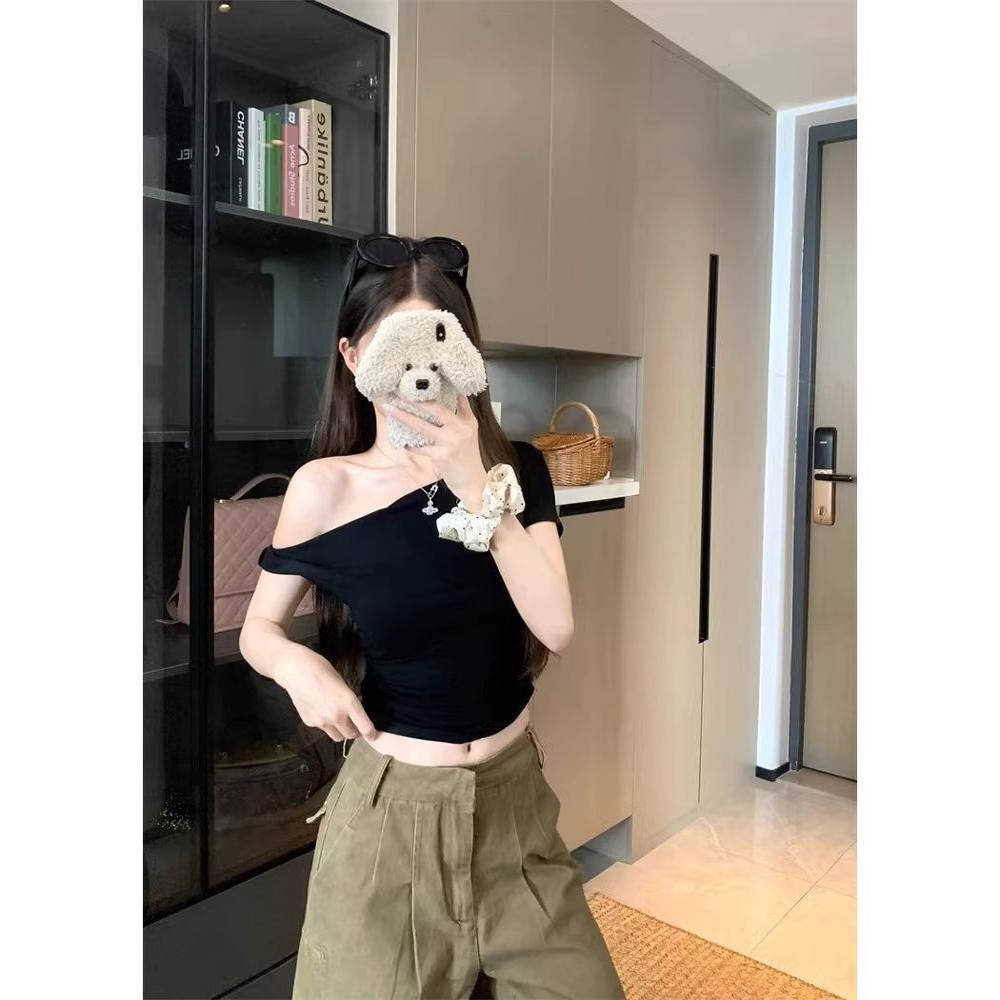 纯欲风黑色不规则褶皱斜肩T恤女