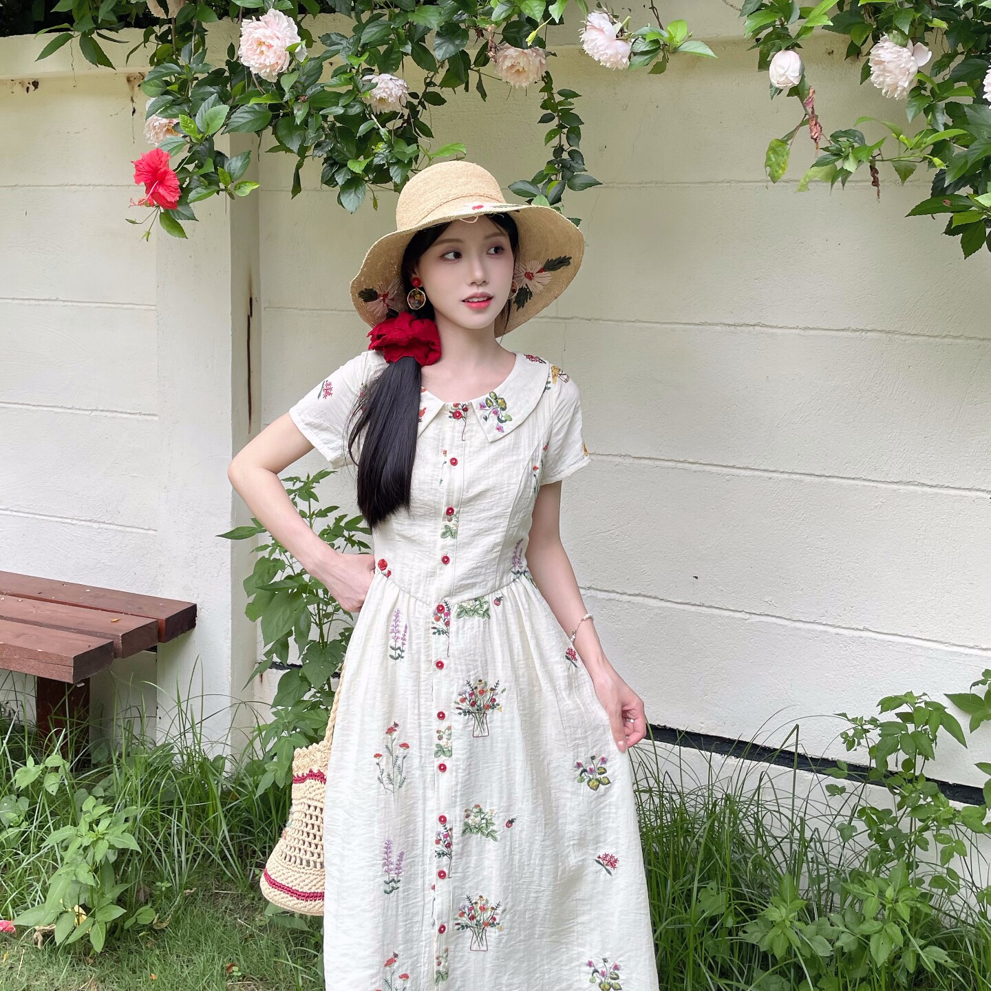 MOBAI默白【杏月拾花】法式复古花朵刺绣翻领连衣裙夏季显瘦长裙