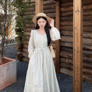 MOBAI默白【山有扶苏】复古圆领全棉拼贴蕾丝长袖抽绳系带连衣裙
