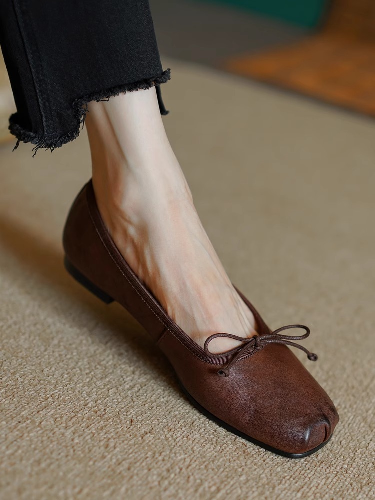 平底单鞋女2025新款复古英伦风小皮鞋春夏真皮方头浅口软皮奶奶鞋