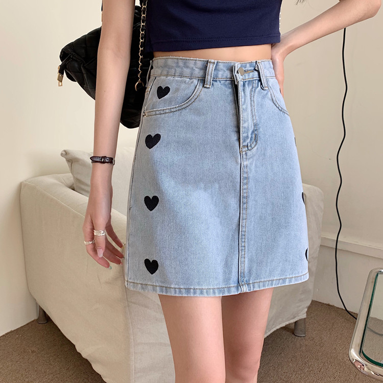 Real price 2021 Xiaxin Korean high waist slim design feeling love embroidery age reducing A-line denim skirt women