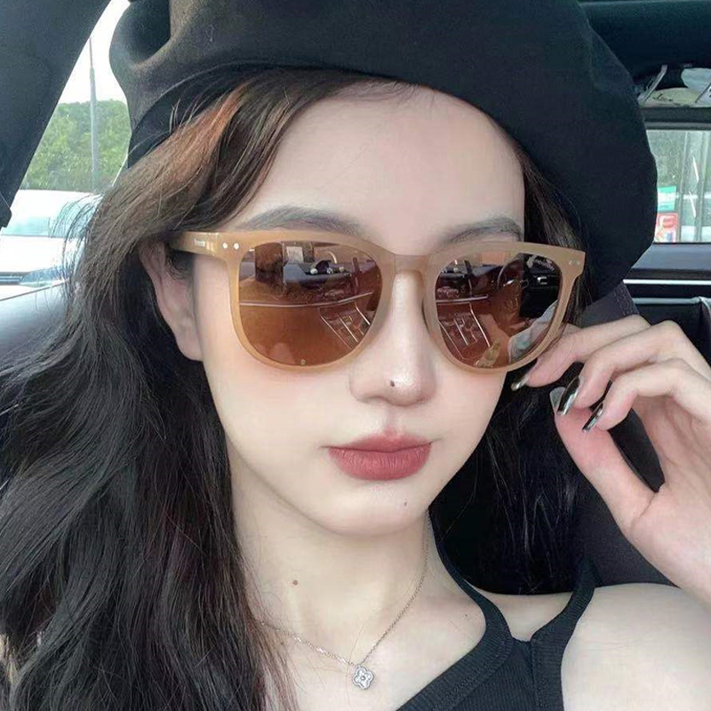 墨镜女潮夏季网红拍照防晒防紫外线茶黄色黑框太阳眼镜女士
