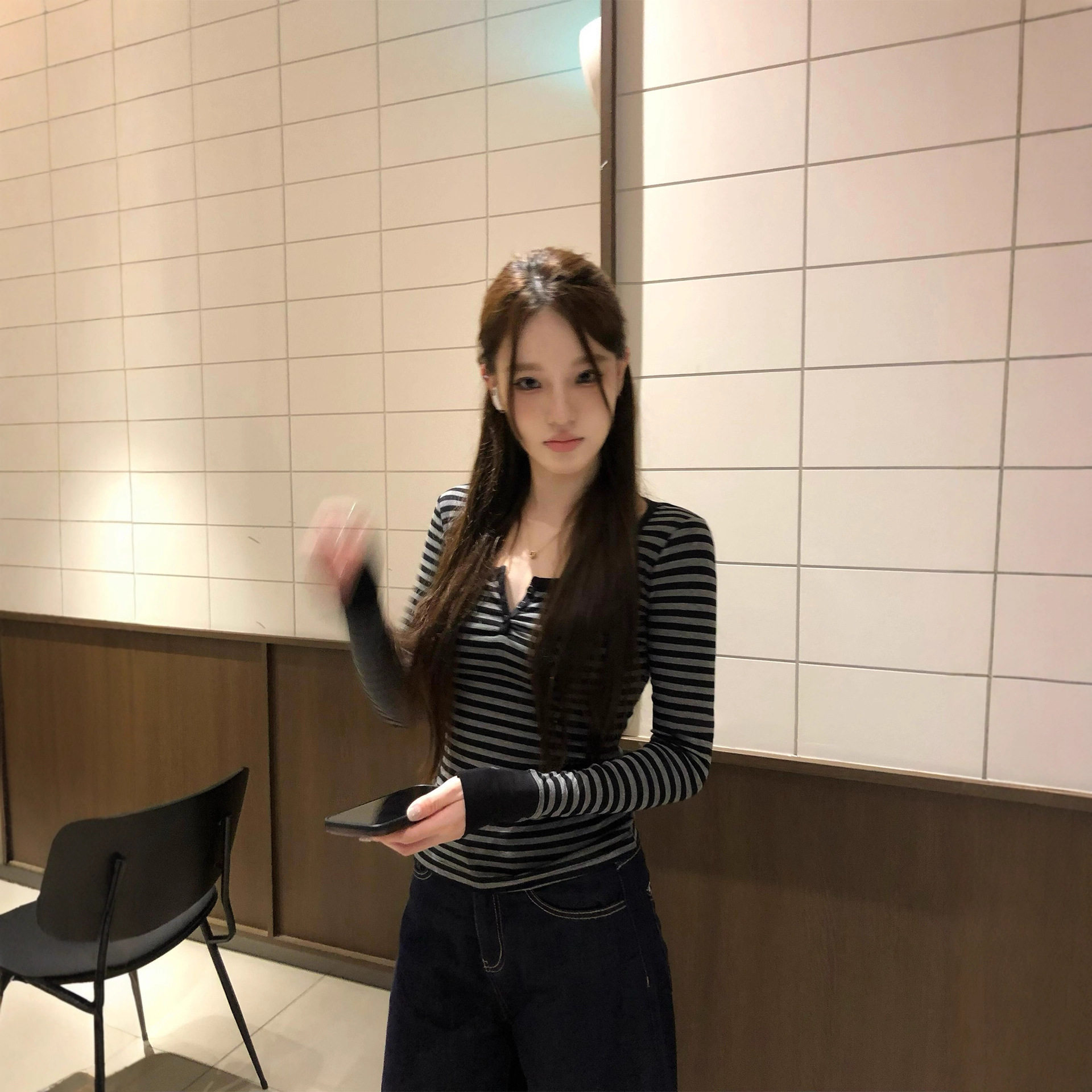 亲肤条纹U型领口T恤正肩显瘦性感辣妹上衣秋冬季新款修身长袖内搭