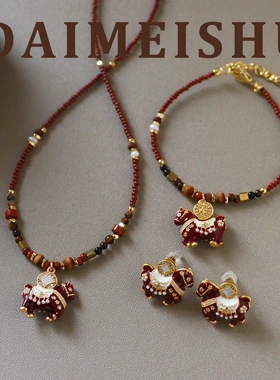 原创马年复古气质红色滴油马上有钱项链轻奢高级感本命年锁骨链