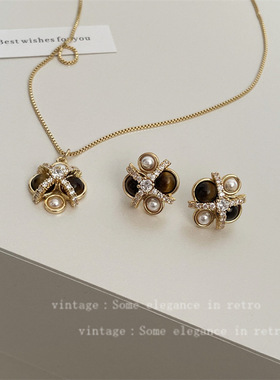 法式轻奢中古风优雅美拉德仿珍珠母贝虎眼石锆石四瓣花项链女