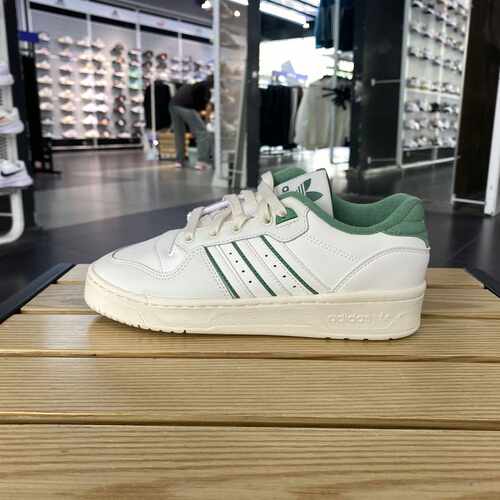 adidas阿迪达斯运动舒适休闲鞋