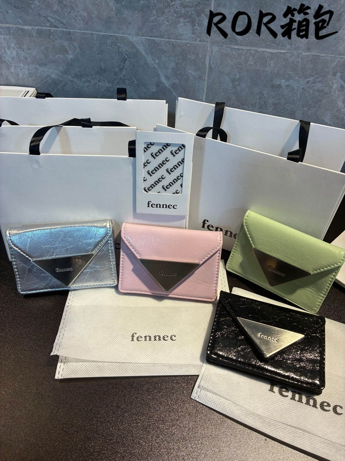韩国原装Fennec牛皮按扣三卡包