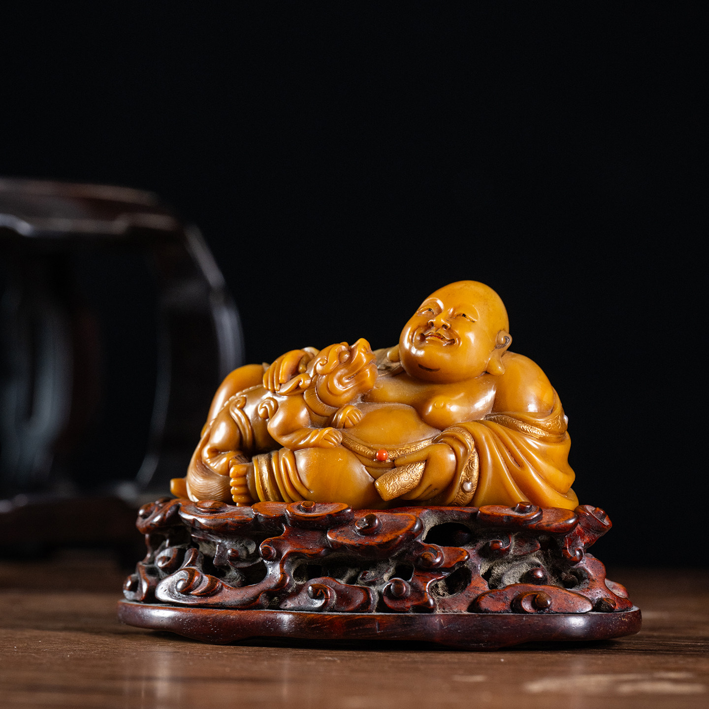 清代寿山石戏狮罗汉（红木座）古董佛像收藏戏狮罗汉佛像祝福摆件