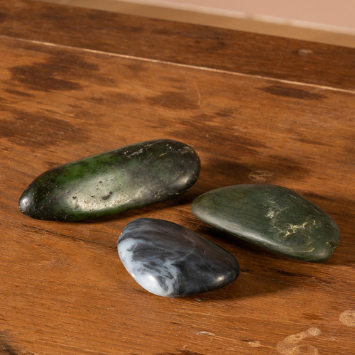 和田玉籽料青花碧玉沙枣青手把件