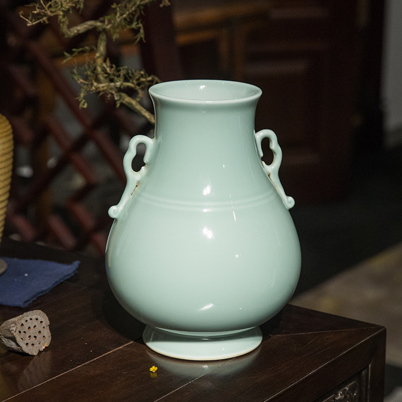 清代豆青釉双耳尊老物件收藏文玩古董收藏中式瓷器摆件