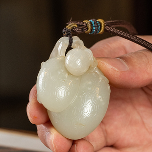 清代玉雕荔枝把件文玩古董玉器收藏真品天然和田玉雕手把件82.1g
