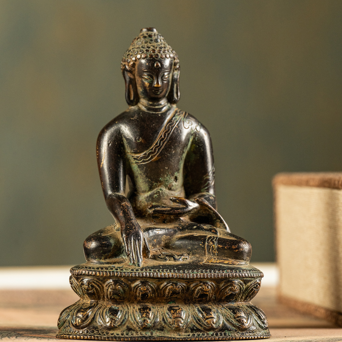 清代铜释迦摩尼佛像古董佛像