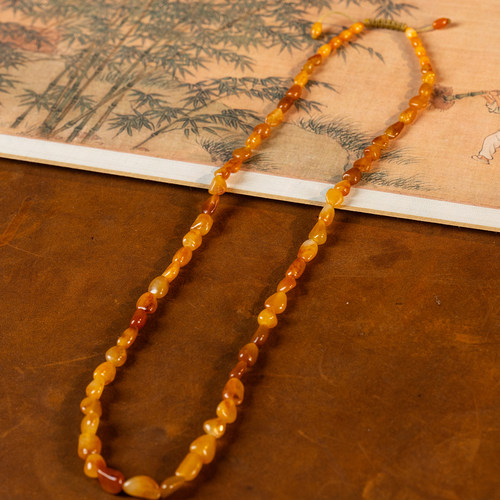 和田玉籽料项链（66枚）