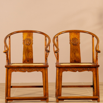 清代黄花梨螭龙捧寿圈椅