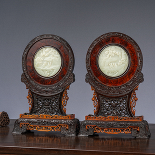 清代红木及黄杨木镶瘿木嵌玉雕山水人物圆形插屏(一对)古董摆件
